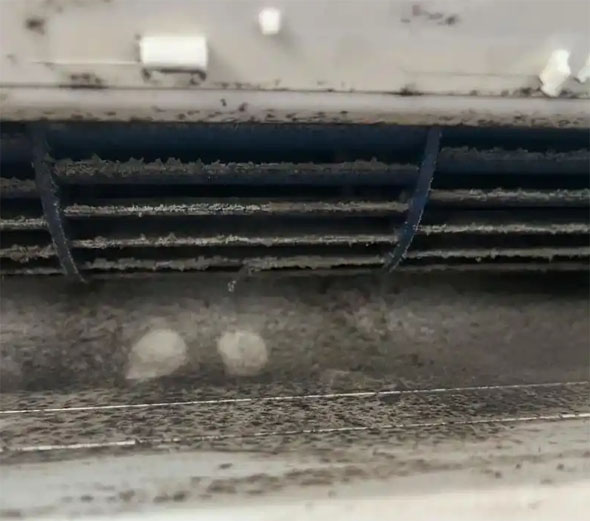 克拉玛依空调吹的风有股烧焦味是怎么回事